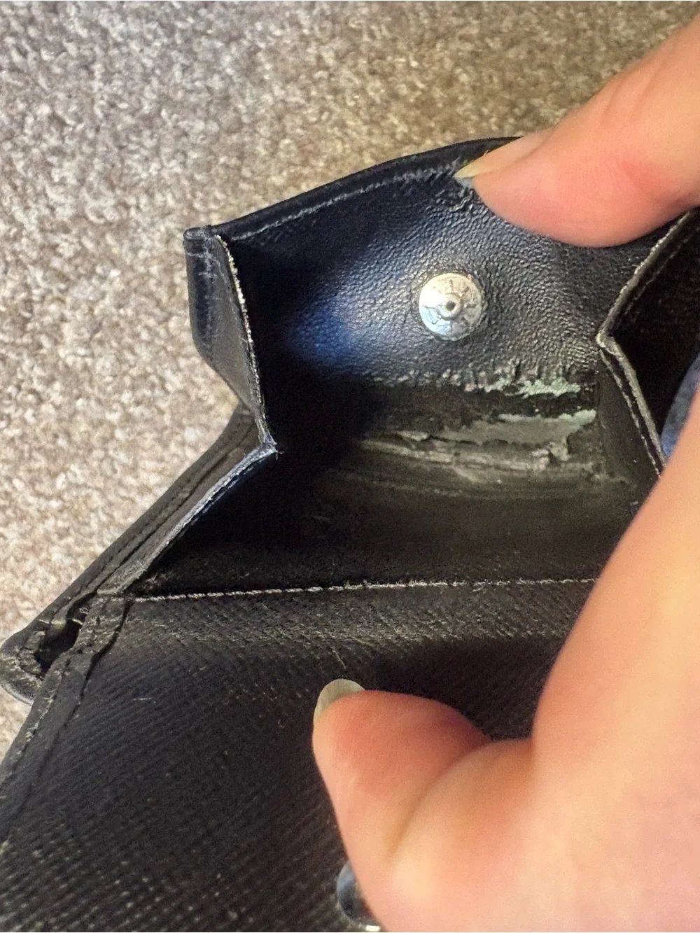 Auth Louis Vuitton Epi Leather Bifold Wallet Fair
